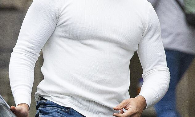 18313210-7494635-Dominic_s_back_Vin_Diesel_looked_ready_for_a_day_of_action_packe-a-408_1569245685977